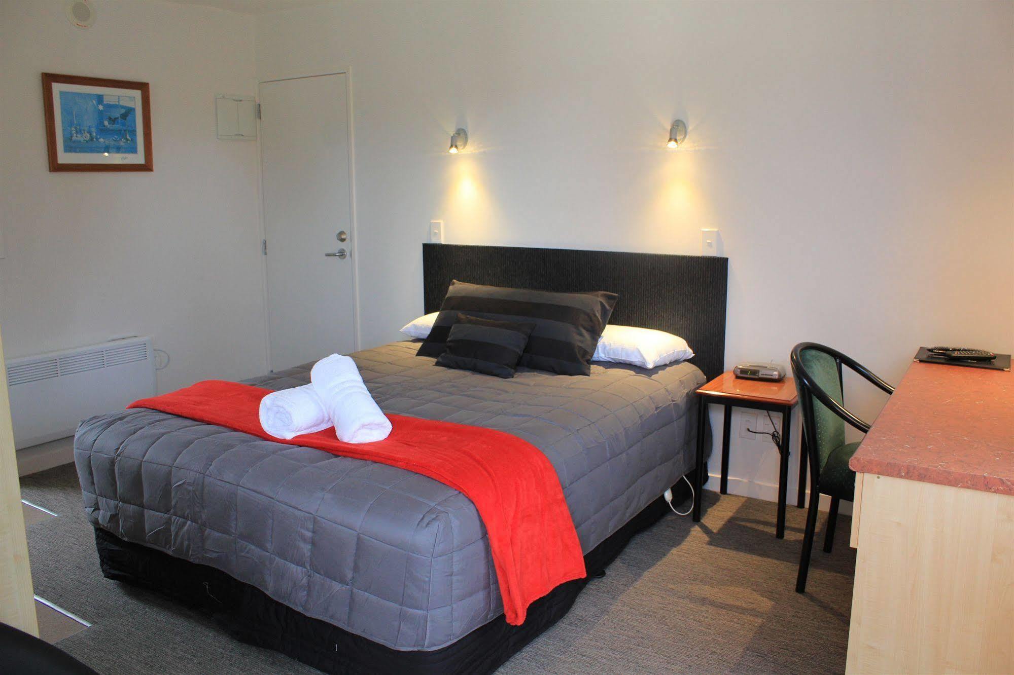 Bella Vista Motel Те-Анау Экстерьер фото