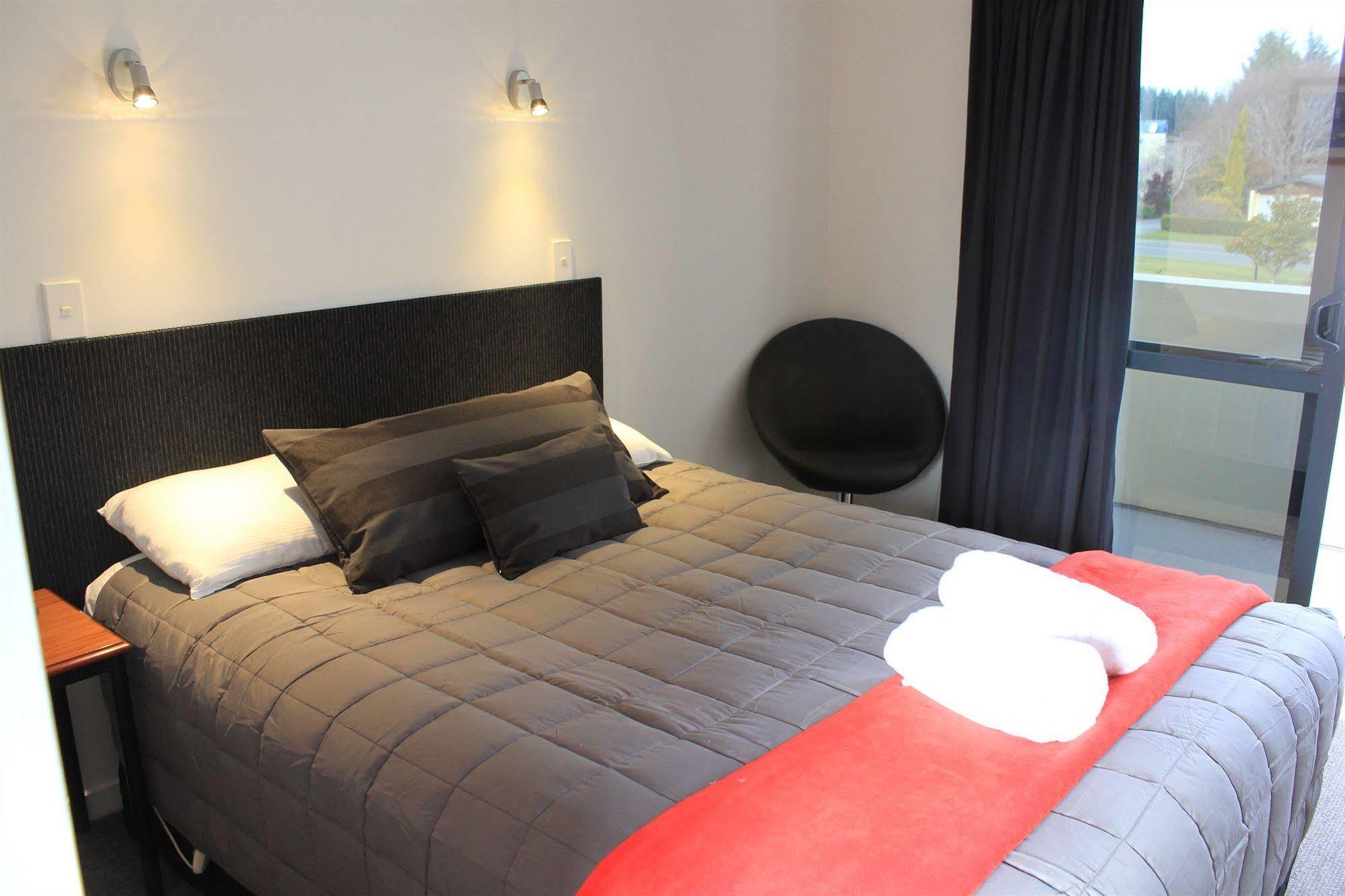 Bella Vista Motel Те-Анау Экстерьер фото