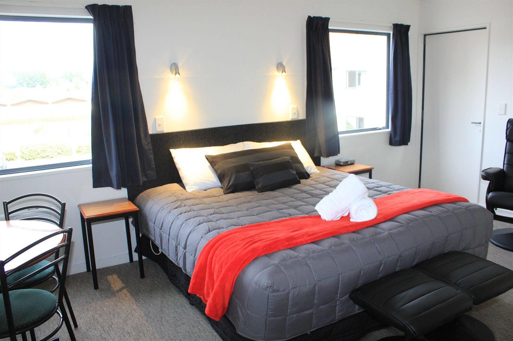 Bella Vista Motel Те-Анау Экстерьер фото