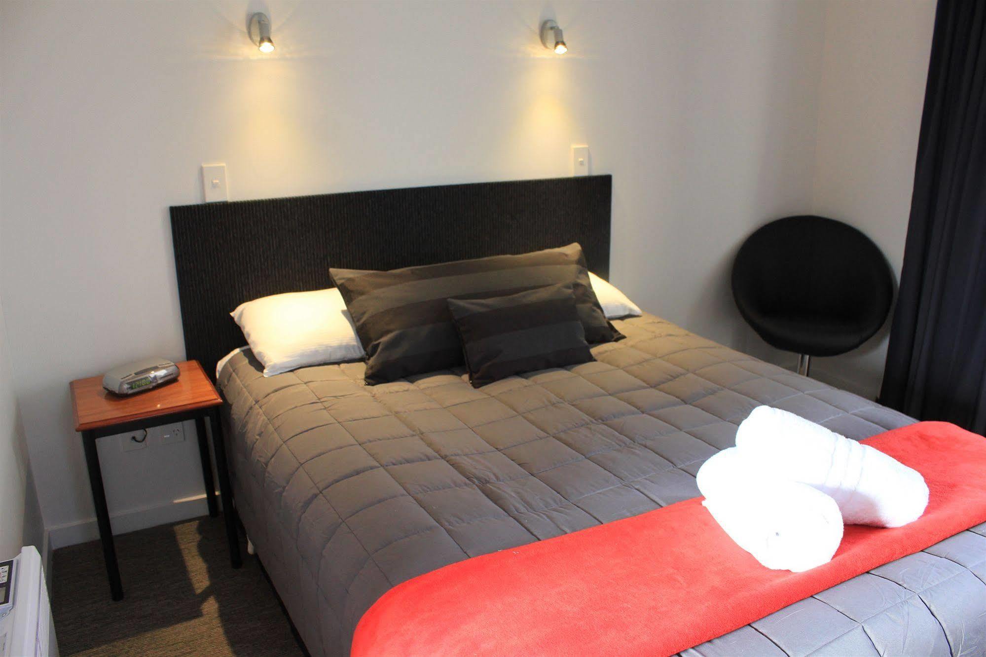 Bella Vista Motel Те-Анау Экстерьер фото